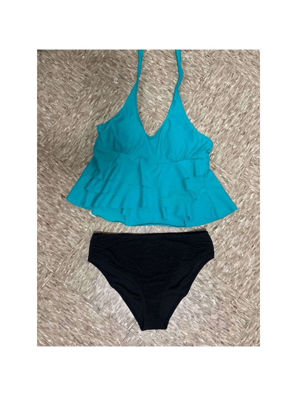 Beachsissi and members mark Bikini